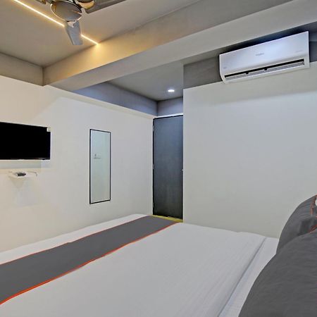 Collection O De'Pearl Hotel Surat Luaran gambar