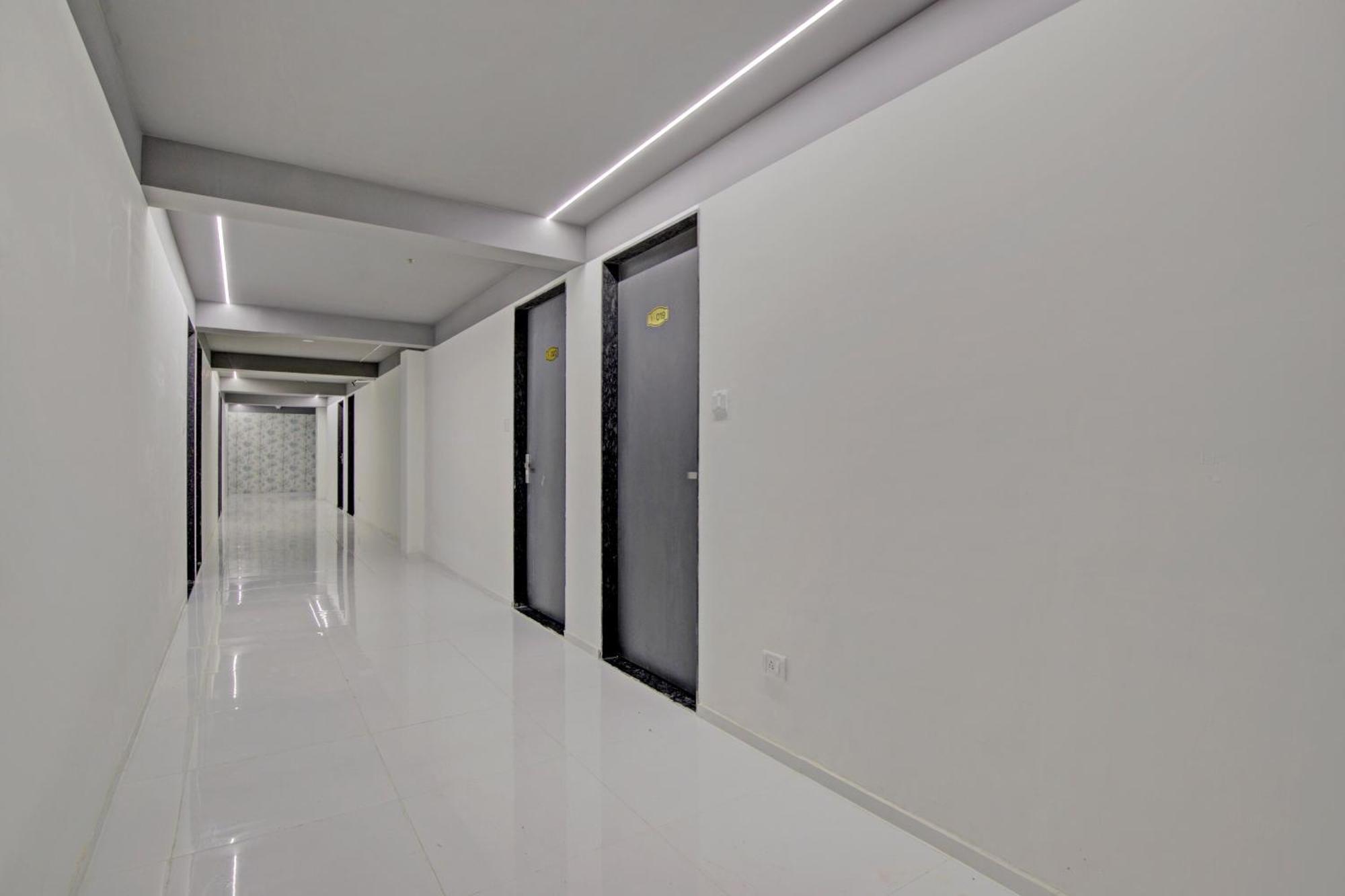 Collection O De'Pearl Hotel Surat Luaran gambar