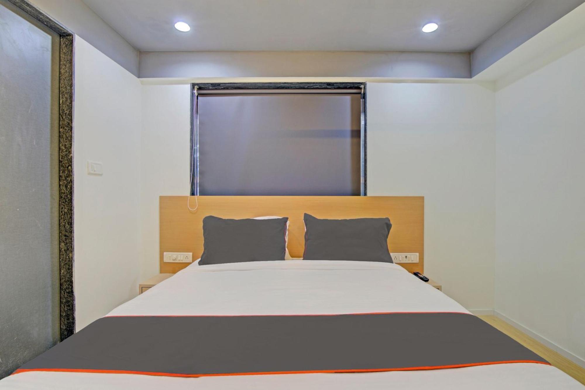 Collection O De'Pearl Hotel Surat Luaran gambar