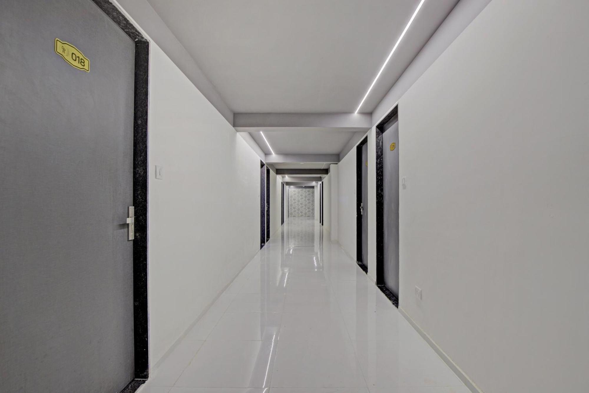 Collection O De'Pearl Hotel Surat Luaran gambar