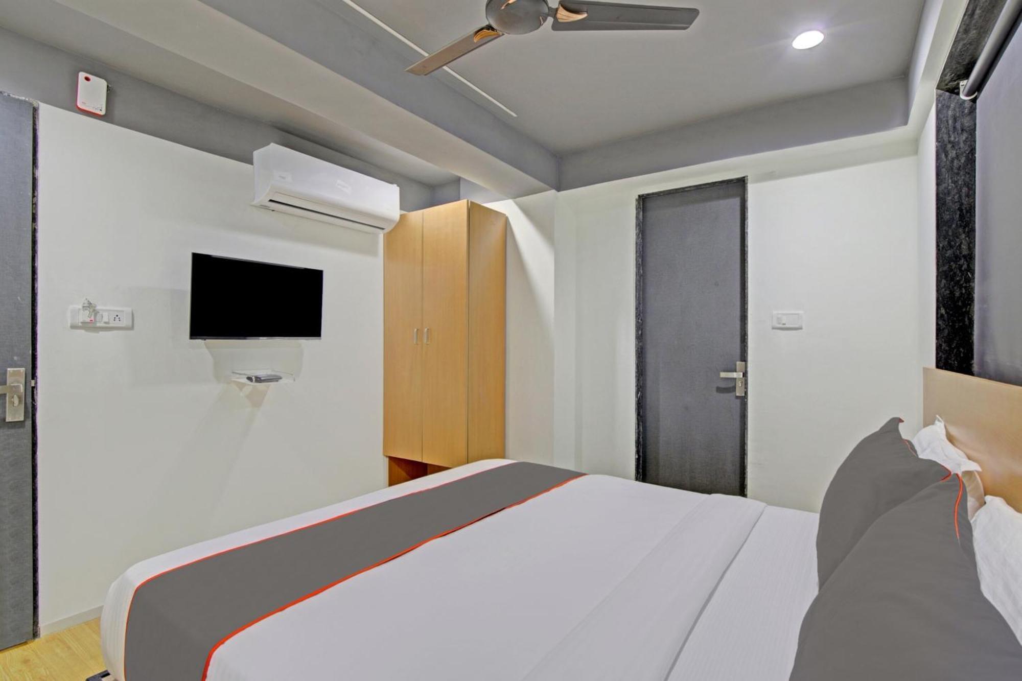 Collection O De'Pearl Hotel Surat Luaran gambar