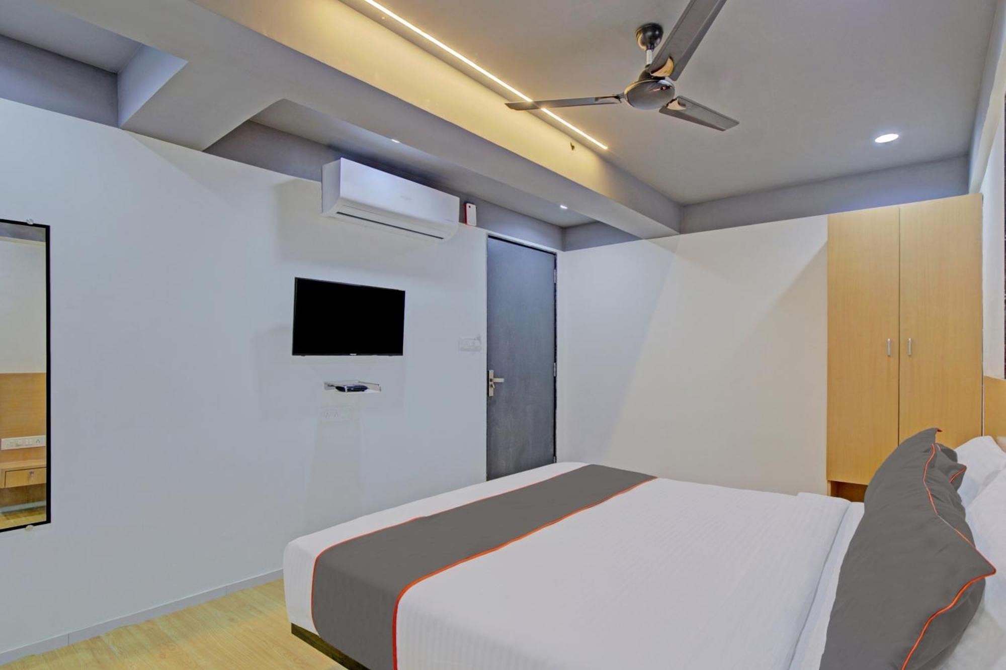 Collection O De'Pearl Hotel Surat Luaran gambar