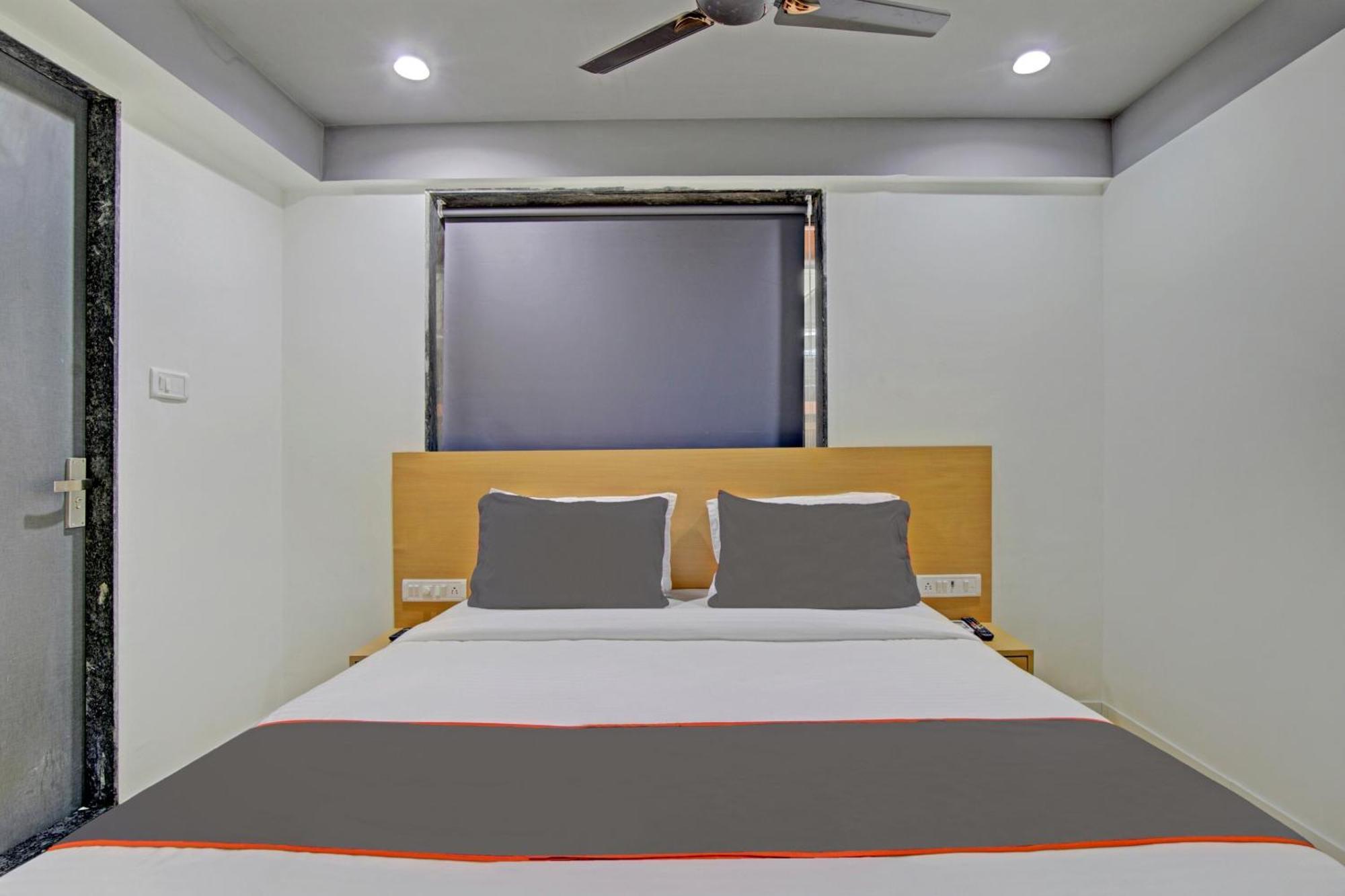 Collection O De'Pearl Hotel Surat Luaran gambar