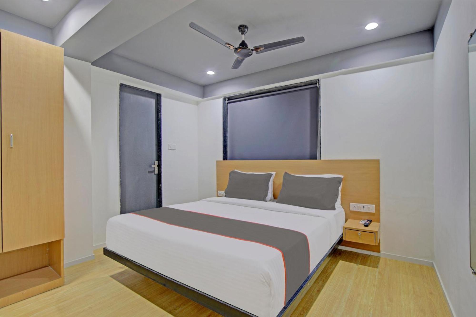 Collection O De'Pearl Hotel Surat Luaran gambar