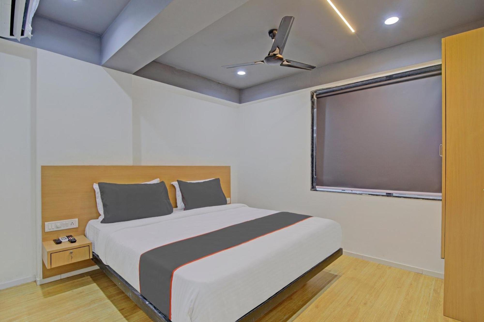 Collection O De'Pearl Hotel Surat Luaran gambar