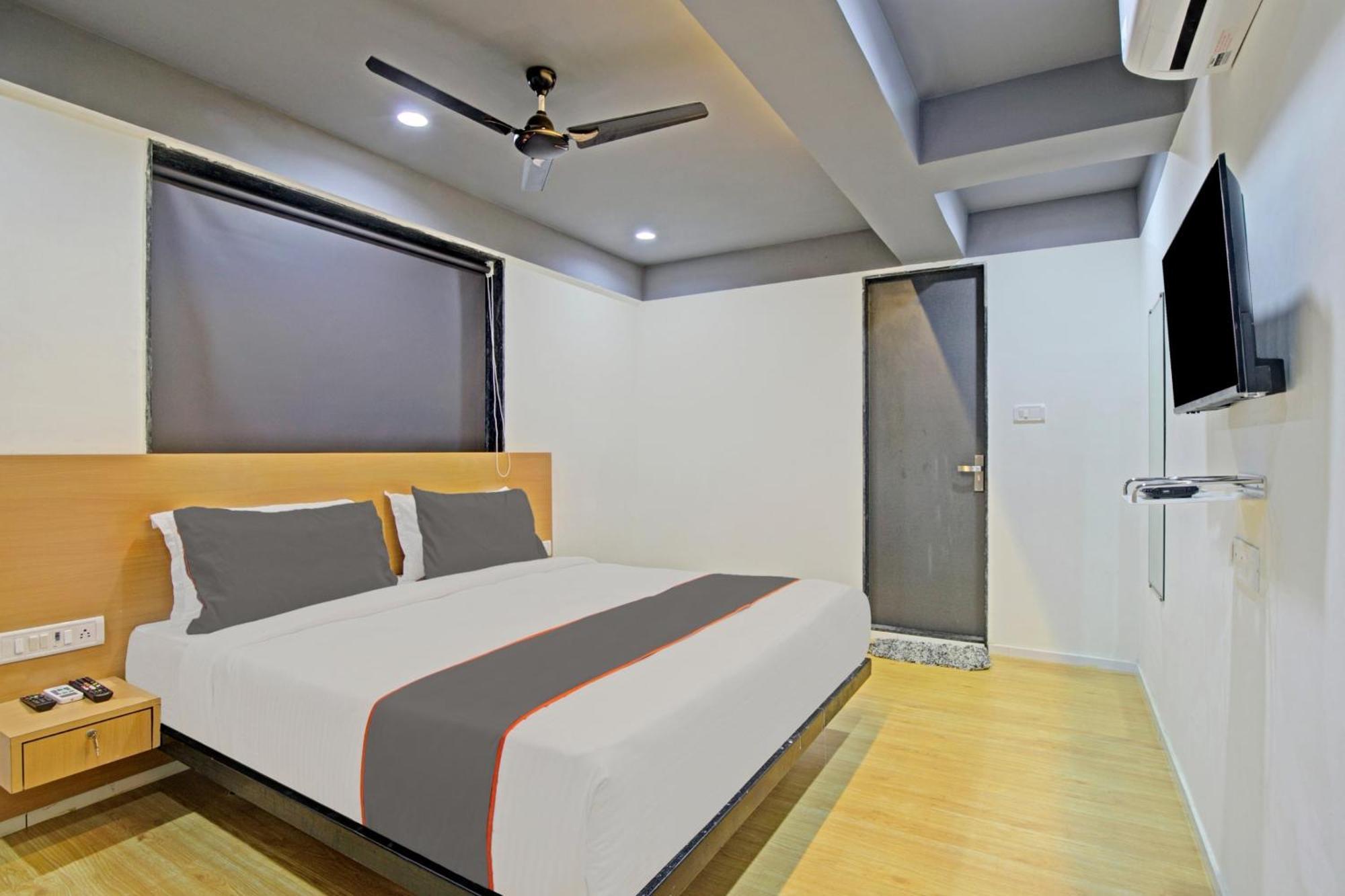 Collection O De'Pearl Hotel Surat Luaran gambar