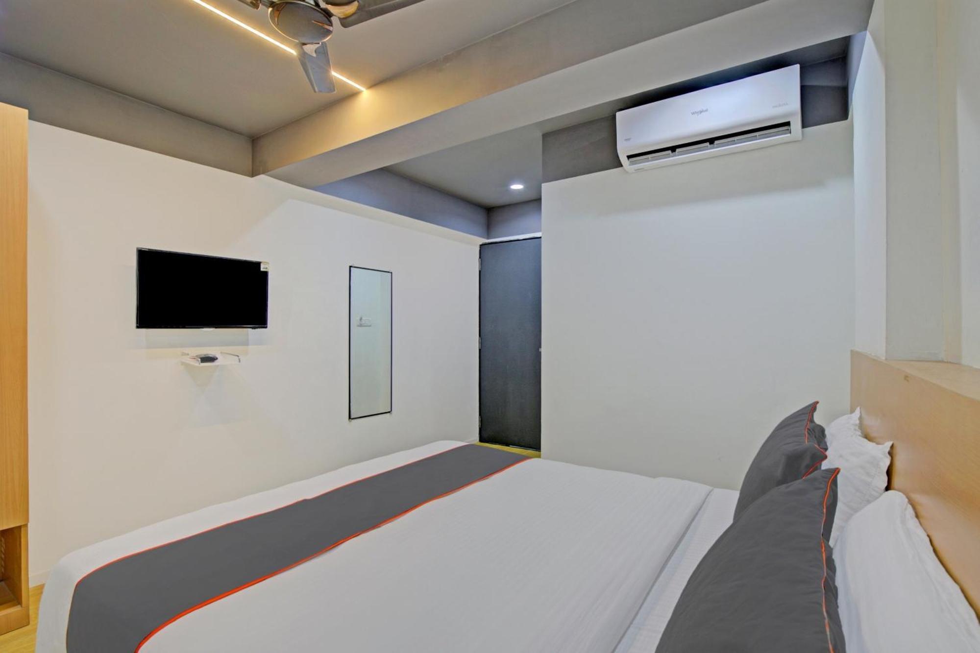 Collection O De'Pearl Hotel Surat Luaran gambar