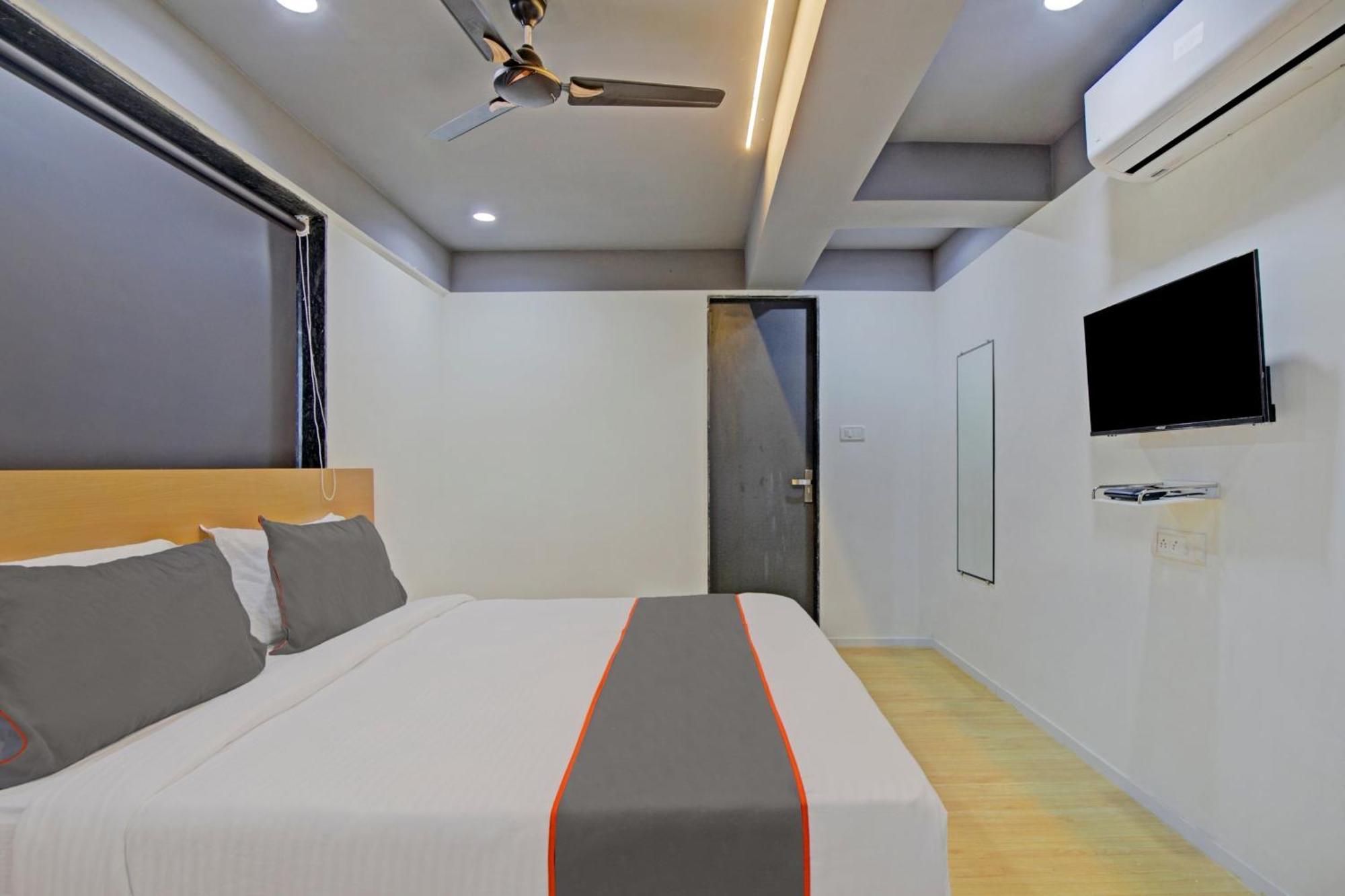 Collection O De'Pearl Hotel Surat Luaran gambar