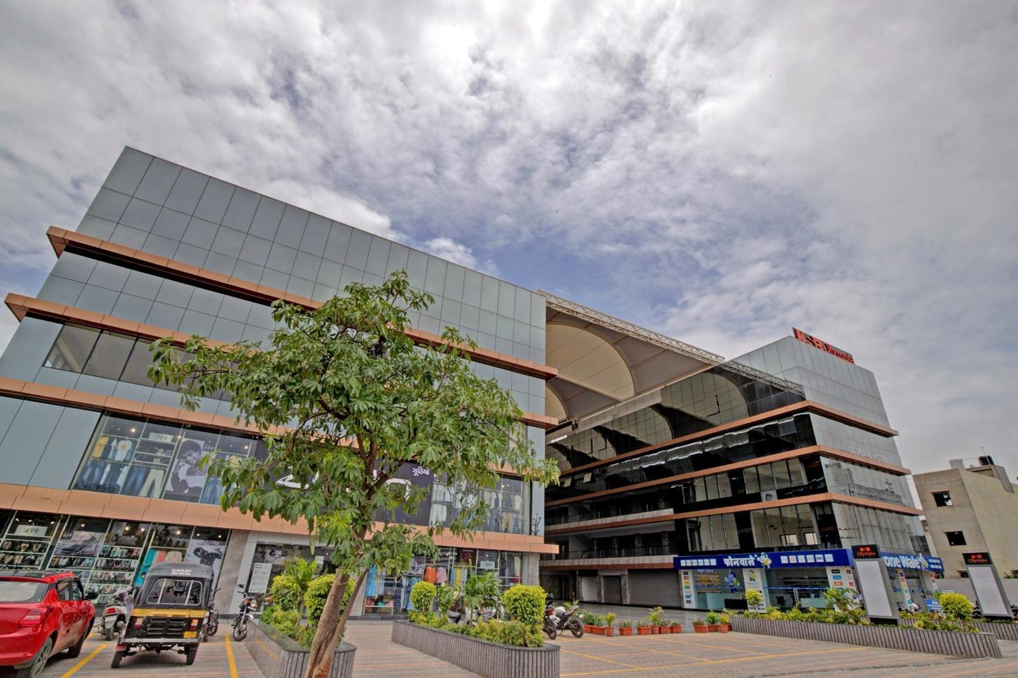Collection O De'Pearl Hotel Surat Luaran gambar